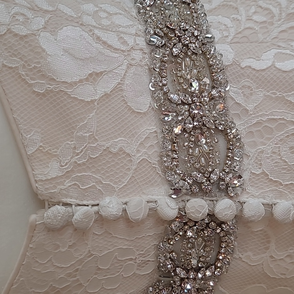 Maggie Sottero wedding gown - Picture 5 of 17